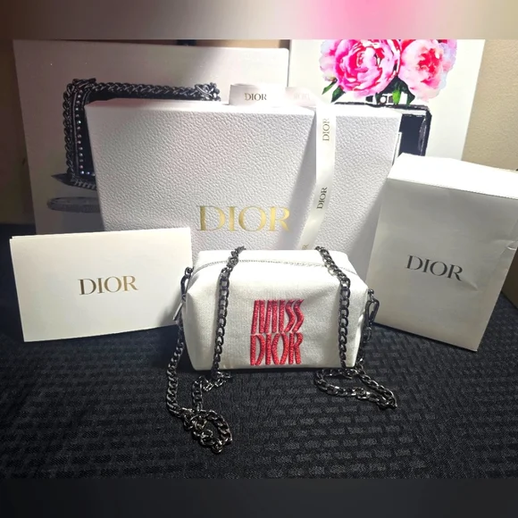 Dior White and Red Women's Bag - Picture 4 of 16